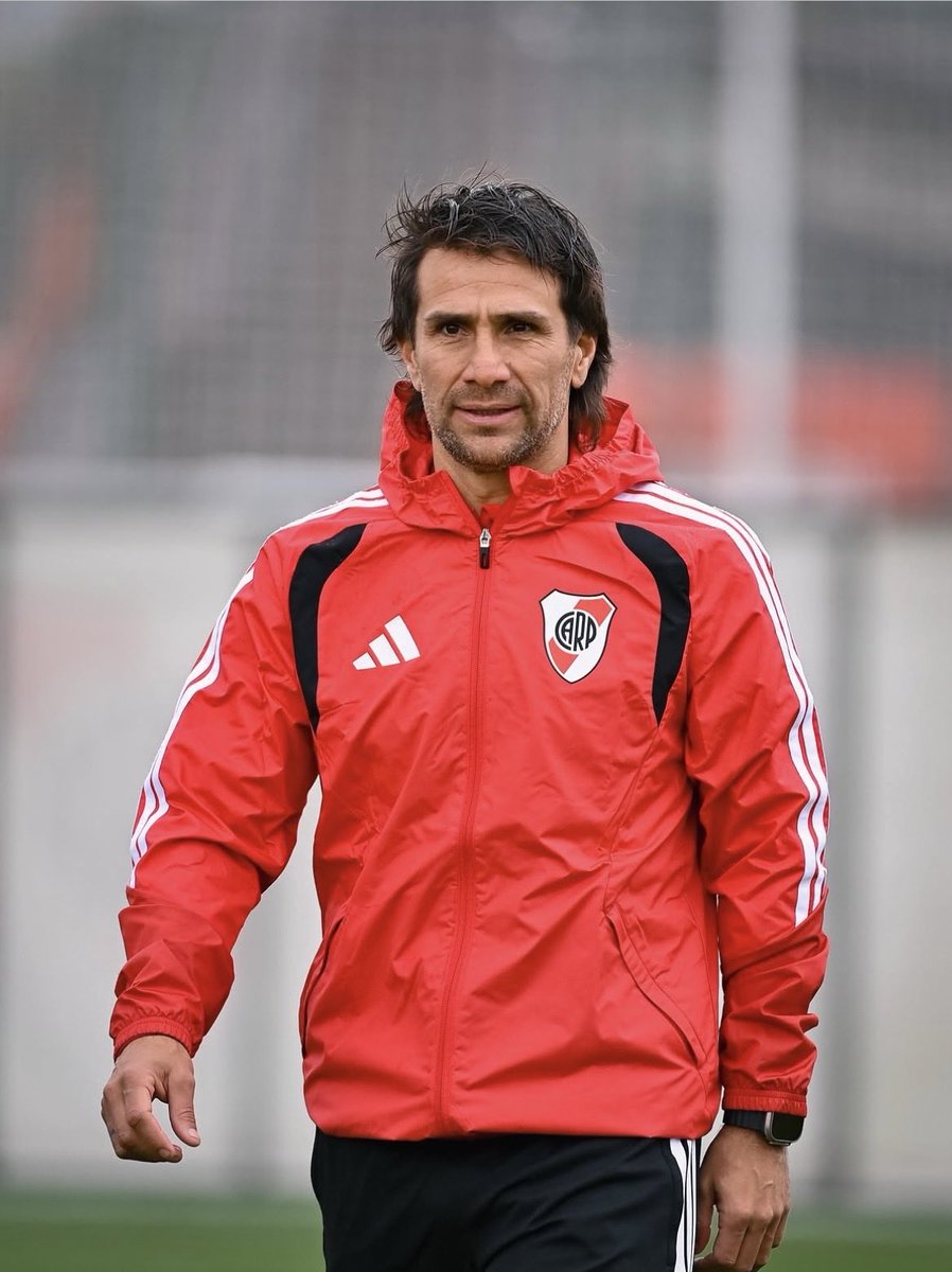 RinconMillo14's tweet photo. 🚨Confirmado, Ponzio será el Dt de River hasta Agosto de 2027.

📌Según el convenio colectivo de trabajo de los directores técnicos, la AFA solo autoriza a un máximo de dos partidos a un técnico interino sin contrato. Y la firma mínima es por un año.

ℹ️ @juanbalbi9 https://t.co/jr1YYYNDfv