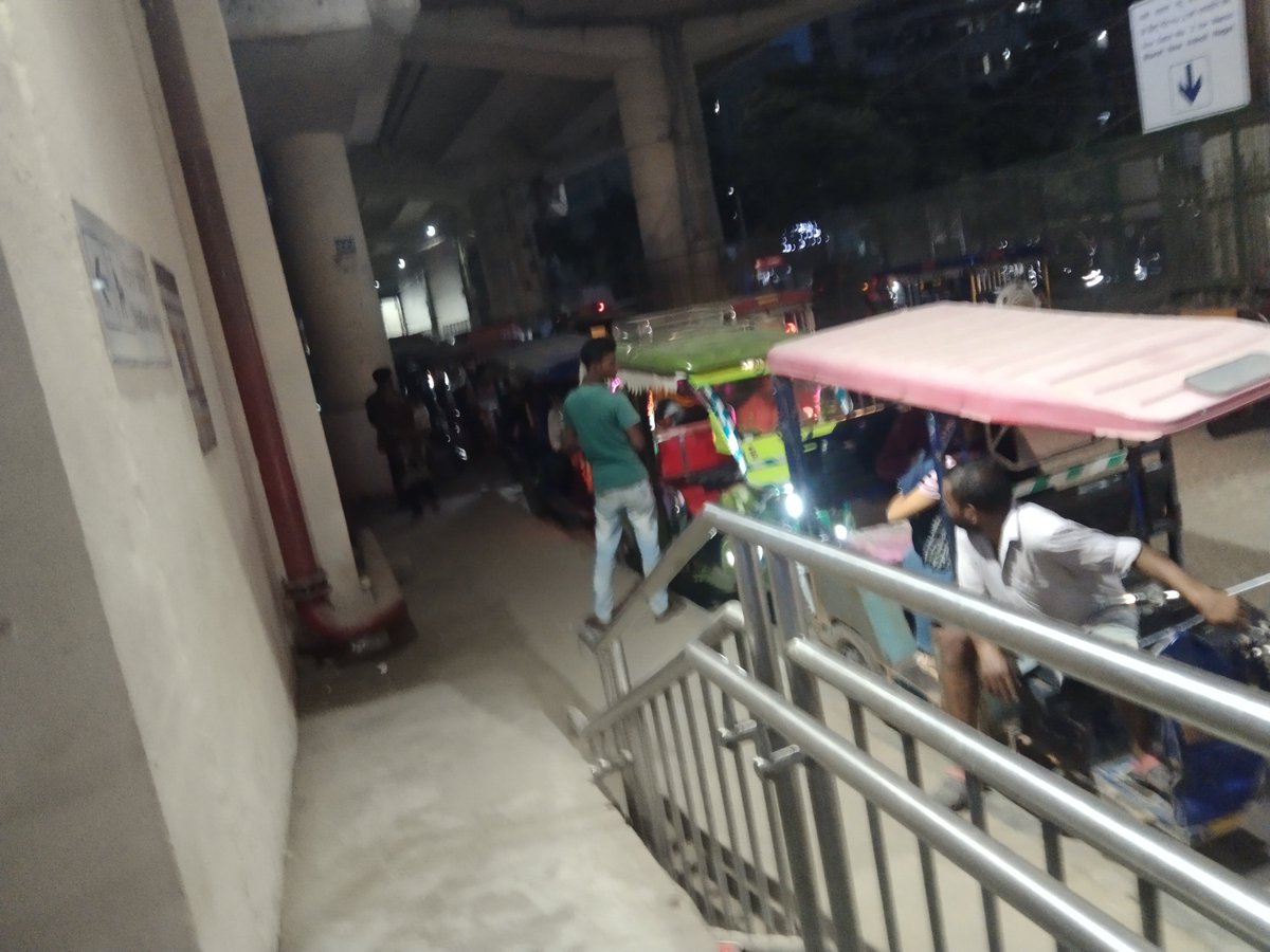 NavojitDutta's tweet photo. @DCPEastDelhi @OfficialDMRC There is absolute madness during evening hours in front of New Ashok Nagar Metro Station Gate No.2. E-Rickshaws block the entrance of the gate. #delhitraffic #delhi https://t.co/4kh0pltdXb