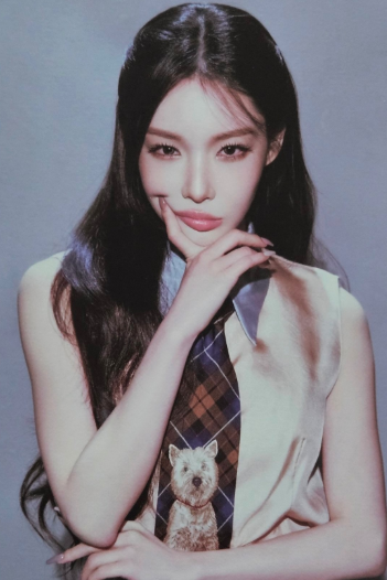 AboutMusicYT's tweet photo. Chungha was reportedly rushed to emergency room early this morning due to health issues and is currently receiving treatment. https://t.co/OXkEDc3u8L