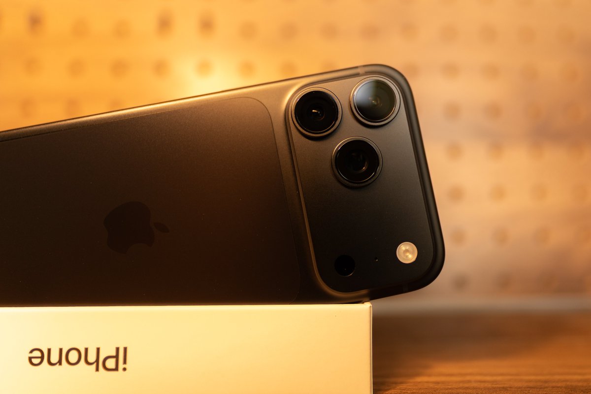 _IKE4_'s tweet photo. iPhone 18 Pro Max 着弾！！ https://t.co/cwPq6ASziK