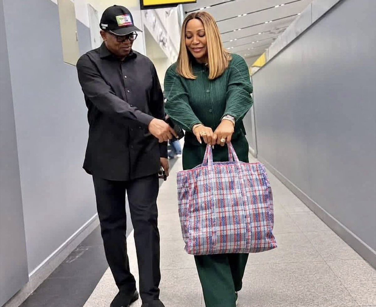 Bunchusofficial's tweet photo. This is exactly the kind of bag (Ghana-Must-Go bag) they want President Peter Obi's wife, Margaret Obi, to start carrying instead of the Hermès bag she carries. https://t.co/0Je6tzWLQ4