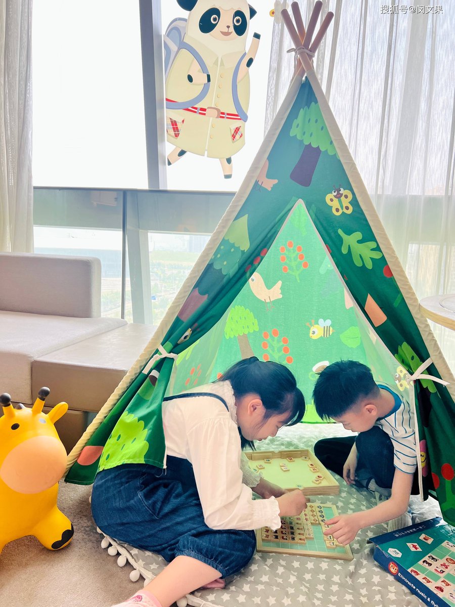 MabellePilzgg's tweet photo. Playing "build a mini blanket fort" with my 5-year-old = the best 20 minutes of my week https://t.co/3tOHx9zpop