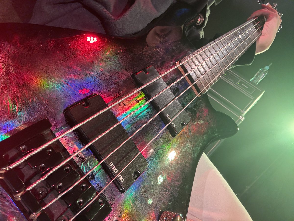 hiroseyuuki's tweet photo. 今日は
19:00〜
代官山でLIVEだよ。

当日券あるよ。

ロンブルのライブどんどんパワーアップしてるよ。
私はベースボーカルしてるよ。
きてね💙
#Lonesome_Blue #ロンブルツアーやってるよ https://t.co/mhxnKim8I4