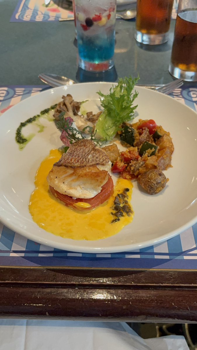39_mikann's tweet photo. サンレス行って来ました🍽️
楽しかった！
写真撮影の時の動画がほしいくらいわちゃわちゃしてた笑 https://t.co/MdCksB3Qx5
