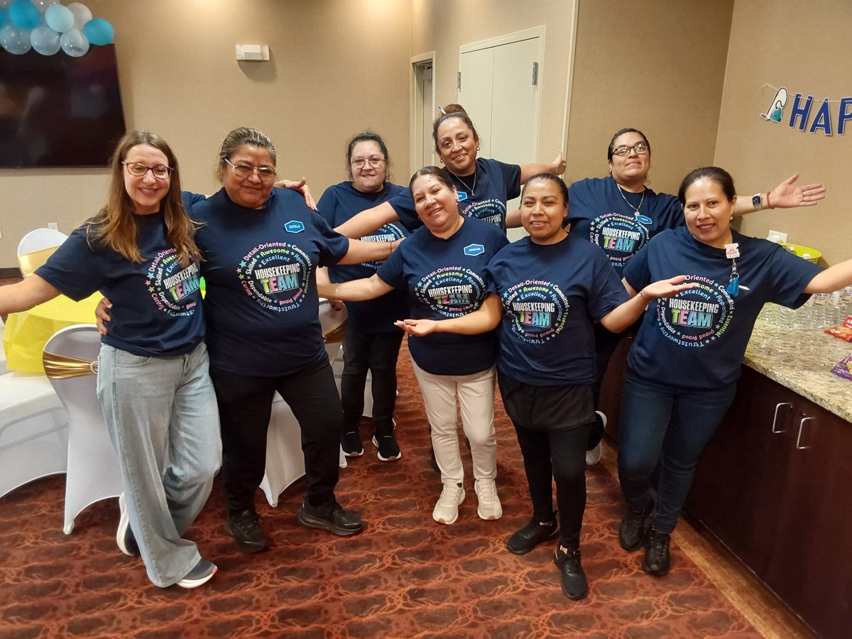 HamptonInnBLT's tweet photo. Celebrating Day 4 of Housekeeping Week with an Ice Cream Sundae Bar! 🍦✨ Pampering our September Dept of the Month for all their hard work! 💙

#hamptoninnbeloit #housekeepingweek #teamhampton #beloitwi #departmentofthemonth https://t.co/rtbpr286Ju