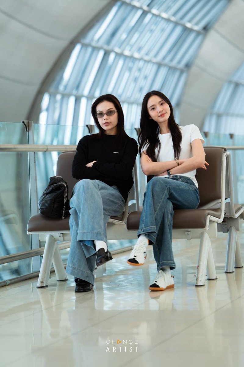 CHANGEARTIST_'s tweet photo. See you, Manila ✈️

@Lookmheewang @sonyasarann 

#LMSY
#ChangeArtist https://t.co/gjhgbUZgqX