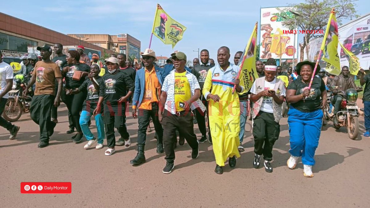 DailyMonitor's tweet photo. PHOTOS: Supporters of the Patriotic League of Uganda (PLU) were seen this morning marching to the Turkish Embassy in Kampala, following a directive from their leader and Chief of Defence Forces, Gen Muhoozi Kainerugaba. The reason for the demonstration has not been disclosed yet.
#MonitorUpdates
📸: @khalilmanzil1