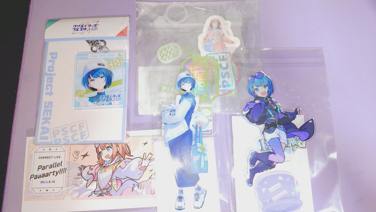 pnkk444's tweet photo. クリフフェスとコネライのグッズ届いた〜
けど飾る場所がない〜 https://t.co/U4zxYoJRSE