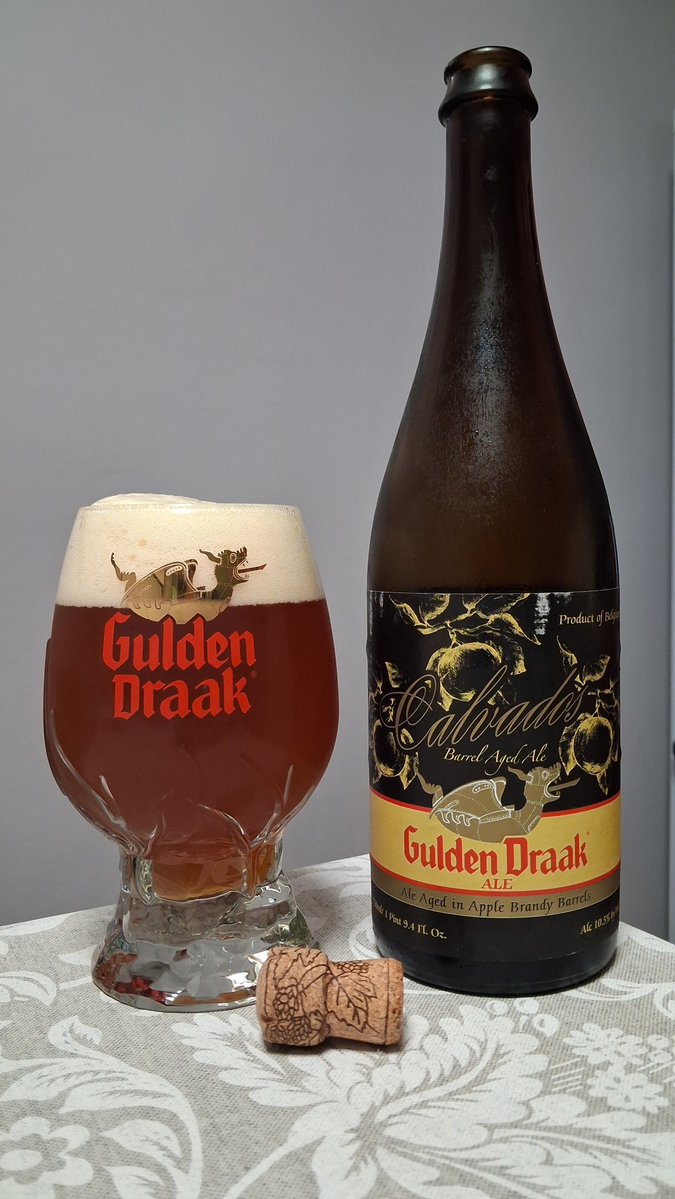 DavidGTato's tweet photo. @guldendraak12 @guldendraak #Cerveceando 🍺
GULDEN DRAAK CALVADOS BARREL AGED ALE
La 9000 de @guldendraak12 (Van Steenberge) después de pasar 4-6 meses en barricas que se han usado previamente para madurar Calvados
Curiosa
10,5%
#GuldenDraak #Calvados #Quadruple #VanSteenberge #Ertvelde
#Gezondheid 🇧🇪 https://t.co/htGBboK2Nu