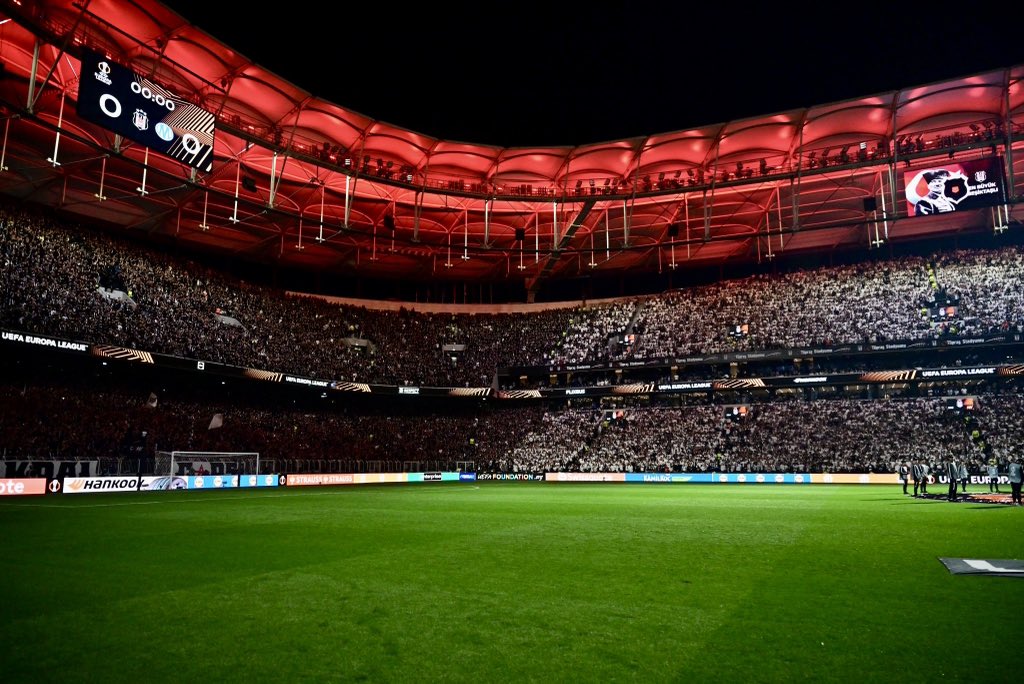unibjkcom's tweet photo. Günaydın Büyük Beşiktaş Taraftarı! 🖤🤍 https://t.co/byzYFHZ2z4