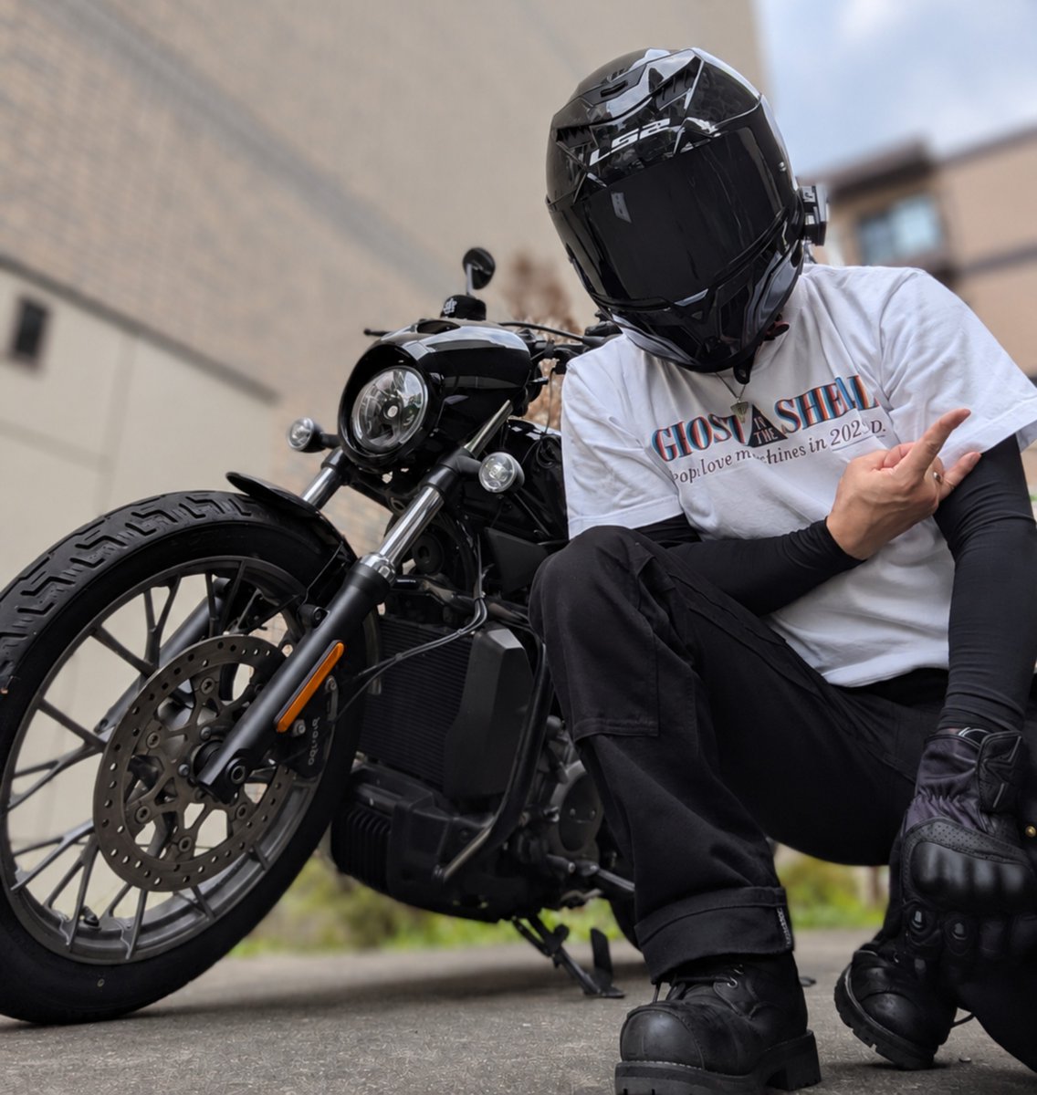 eig_mudrock's tweet photo. 少し早いけど、シルバーウィーク突入。

私の中のゴーストが囁くのよ、バイクに乗れと。

#GHOST_IN_THE_SHELL　#APOLLOGIC https://t.co/02dOQ3y2kl