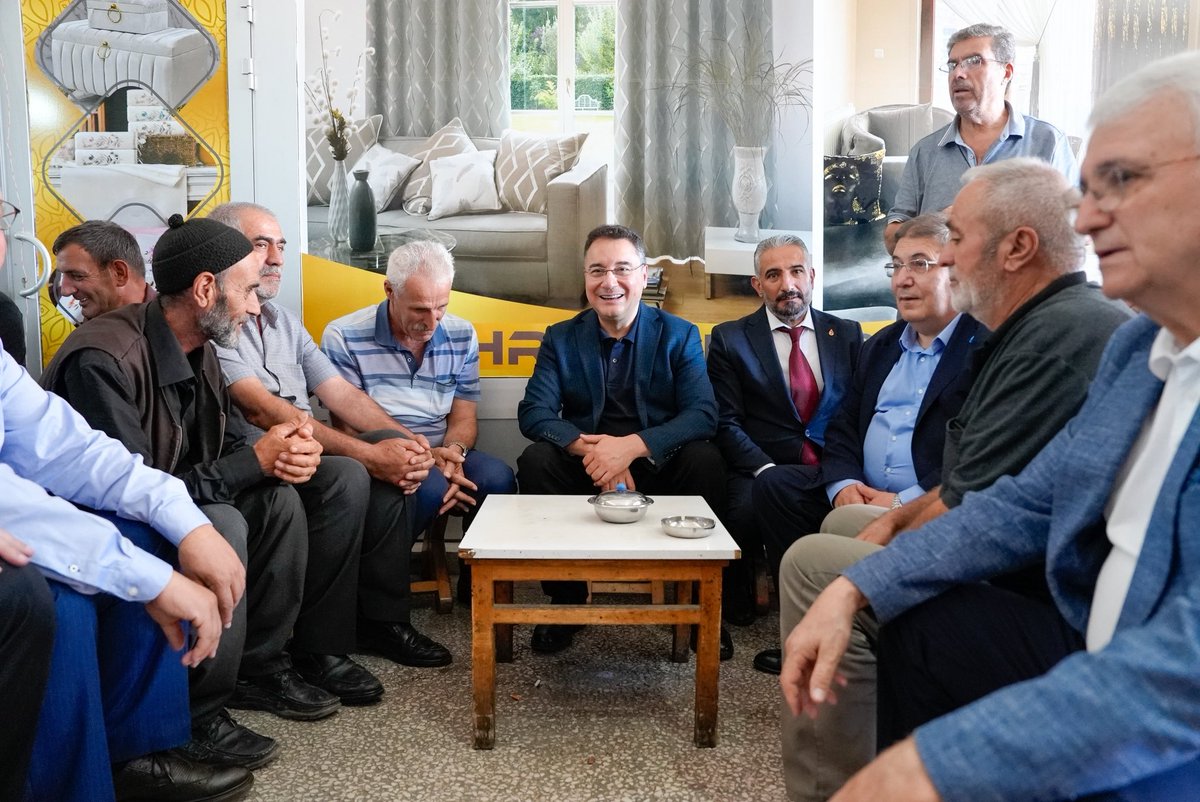 zeynep_sudan's tweet photo. Genel Başkanımız Ali Babacan ile birlikte Elazığ’mızın Karakoçan ilçesinde esnaf ziyareti gerçekleştirdik.
Karakoçanlı hemşerilerimizin ilgisi çok güzeldi🌱💦🧿 https://t.co/MdMi4v3rO4