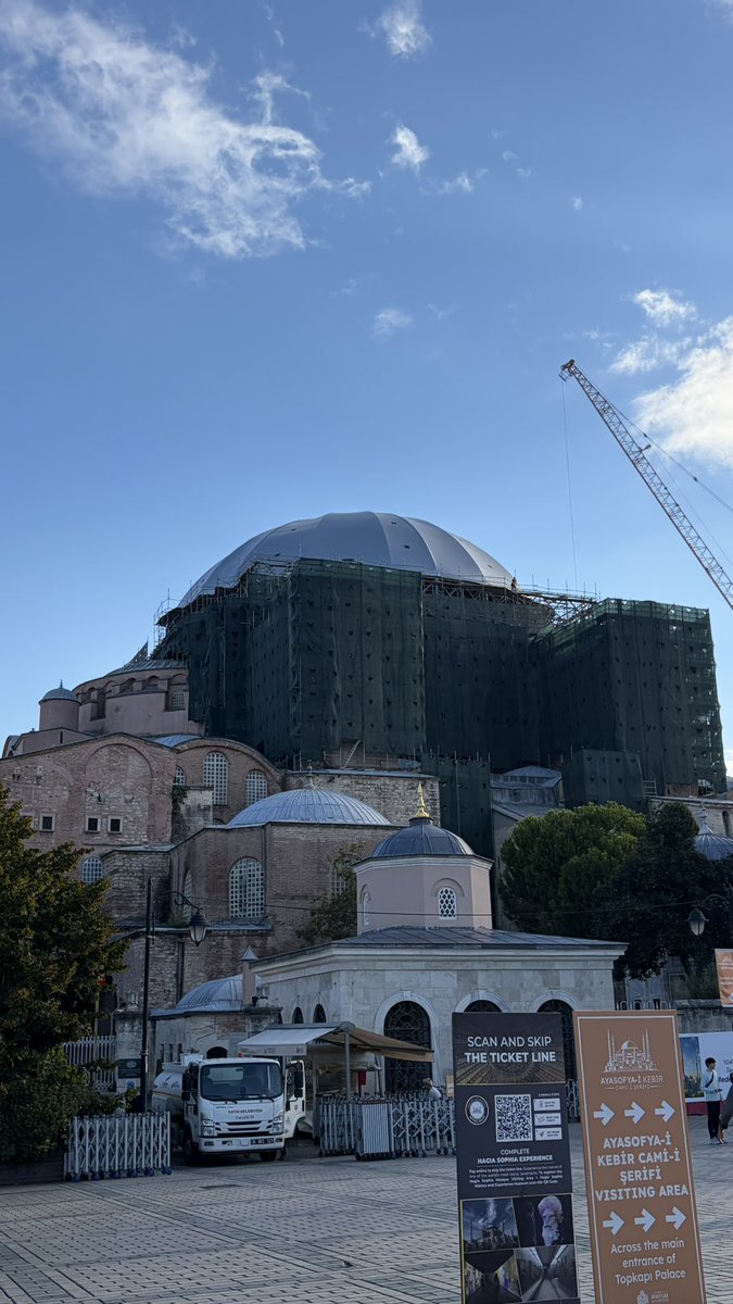 KickdownNak's tweet photo. イスタンブール2日目。
地下宮殿とアヤソフィア。
トルコ想像以上に良いぞ。
アヤソフィアは残念ながら補修作業中。 https://t.co/Rke0QJaOOZ