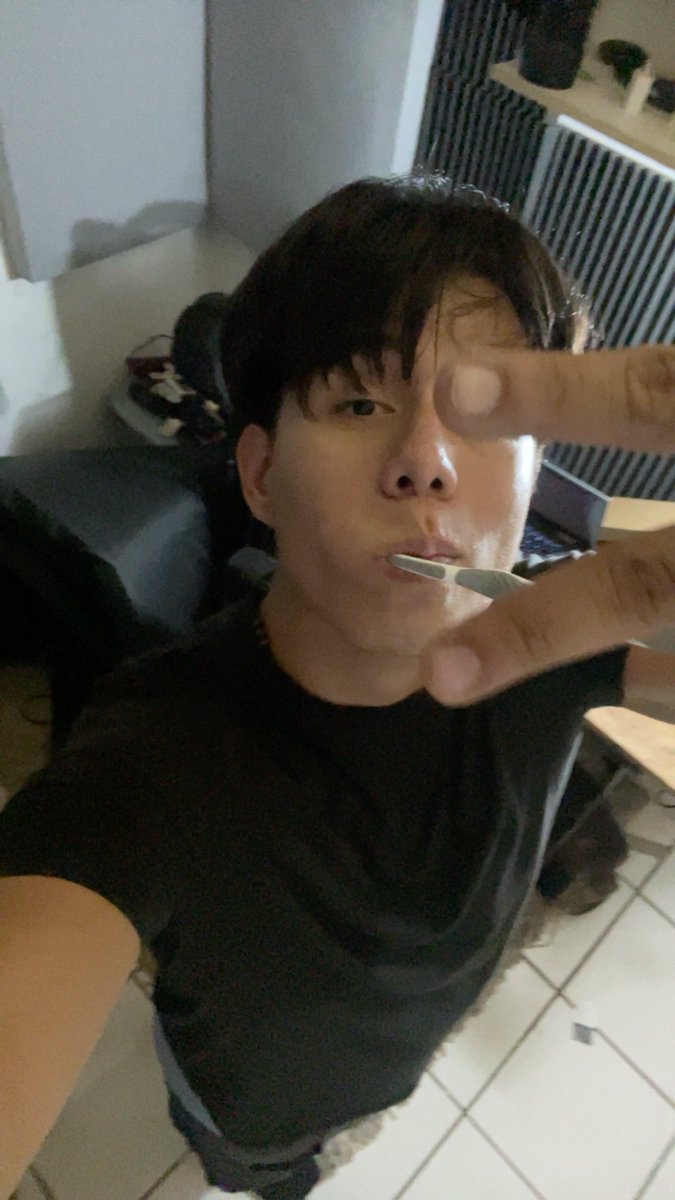ripcran's tweet photo. pos nada aki lavándome la boca para ir a dirmir ay papa pizza babyyy tu sabe que la amoo ontan BABAS @adriamaniako @angelB0yxx https://t.co/nbFiQkYpbY