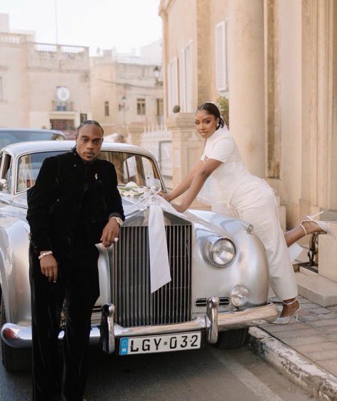 DoreenAchim0th's tweet photo. L.A.X and his wife Ella are giving us pure wedding goals! 🤍✨💍
The couple just unveiled stunning photos from their beautiful white wedding in Malta, and they looked absolutely gorgeous! 😍🔥
#LAX #Ella #Wedding #Malta #Love #WeddingGoals #NigerianMusic https://t.co/YzReKvZPLb
