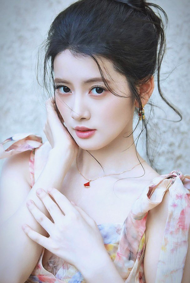 Svrluvashang's tweet photo. 생일 상이 보정✨ https://t.co/0drdSKgc1S