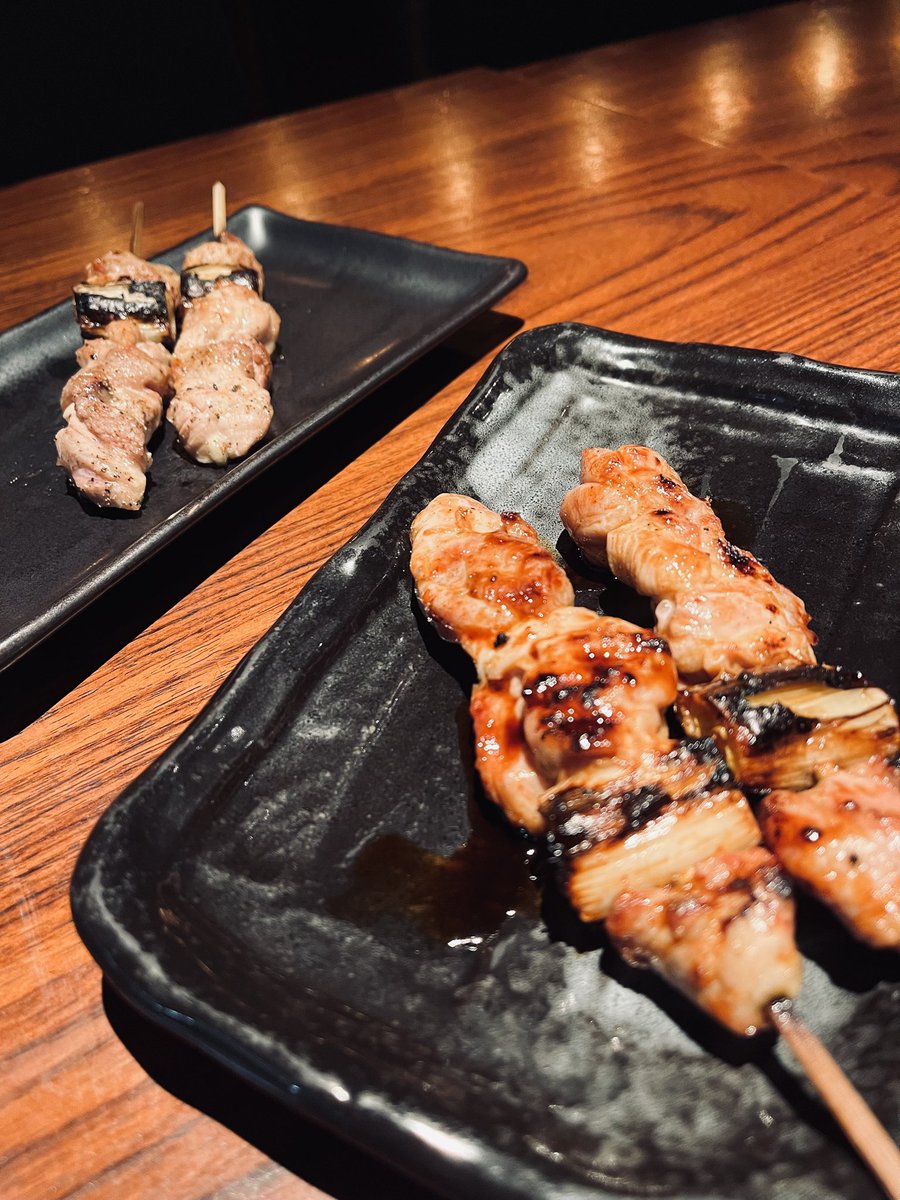 torikushi1975's tweet photo. 今日も広島の老舗に炭火の火が点る
本日のおすすめ炭火串焼き
塩でも！タレでも！
「ねぎま」 https://t.co/niJsRSANHi