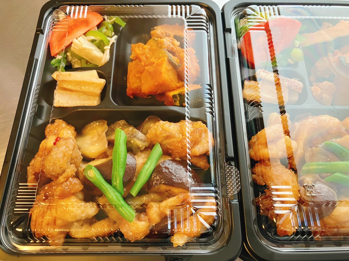 itsmonogohan's tweet photo. こんにちは。今日の夜は揚げ鶏とナスの中華風炒めです。9月の新メニュー…と言いたいところですが、鶏のカシューナッツ炒めのバリエーションです。あちらは唐揚げもピーマン等を中華風に炒めますが、こちらはナスを使った形です。新しい料理はどうも納得がいく出来になりませんね。#いつもの御飯 https://t.co/Q9jjNWNkxy