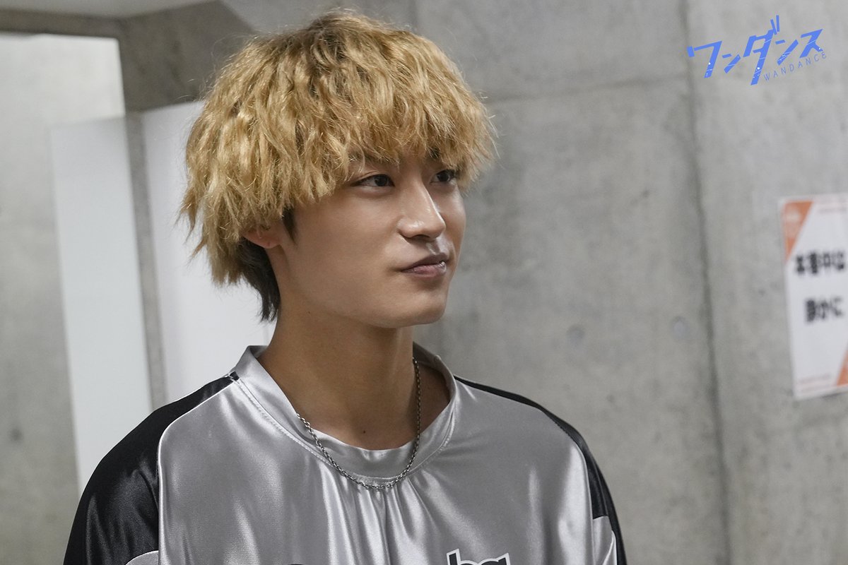 wandance_movie's tweet photo. ⋰
映画『#ワンダンス』
✦ キャラクター紹介 ✦
⋱

👟 巧宇千（ウセン）／#髙松アロハ（#超特急）

ダンスコンテストでカボたちの前に立ちはだかる、
実力派チーム“SAKAYA CREW”を率いるリーダー。

得意とするのはHIPHOP。
チームダンスでもバトルでも、
独自のスタイルで存在感を放つ。

コンテストではTEAM ONと競い合う、
バトルでもカボたちを挑発する、強力なライバル。

#ワンダンス
#映画ワンダンス
𝟭𝟭.𝟮𝟳 𝗙𝗿𝗶
https://t.co/b6qH3ME8KS
