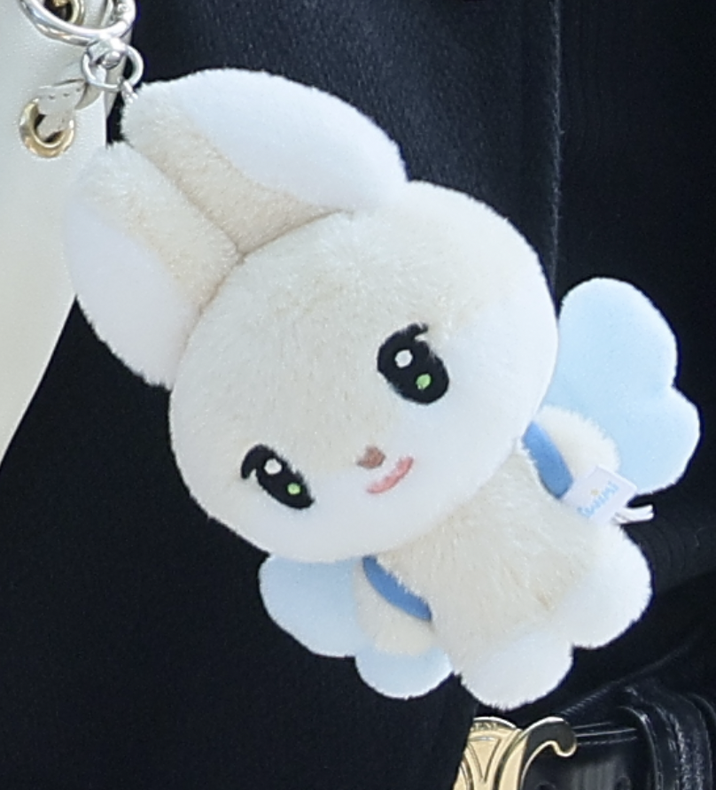 bunny_tws's tweet photo. 한빗이 꼬리 봐... 클로버 졸귀🍀💞💞 https://t.co/CemAXs5Z3K