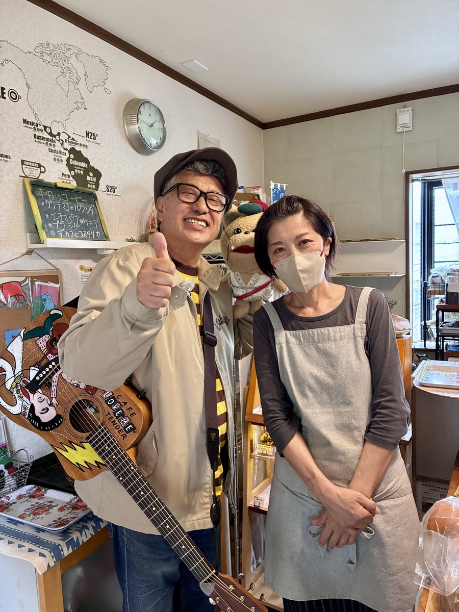 ycvch_official's tweet photo. 先日、#のんビリー行こう のロケを行いました!
10月放送は、#上星川駅 周辺を散策しましたよ~。
放送をお楽しみに!
※今回のビリーズランチは、#麻婆豆腐 定食でした。
#YCV #ビリー諸川 #ロカビリー #エルヴィスプレスリー #保土ケ谷区 #上星川 https://t.co/2lsqdnhqjn