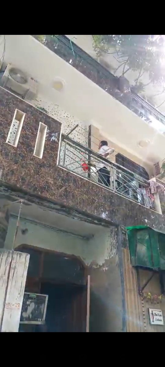 Sapne07's tweet photo. @MCD_Delhi take immediate action most corrupted officials forced 72 yrs lady to live in worst condition and scared anytime building can collapse. @ https://t.co/nPQuNqO5Ar