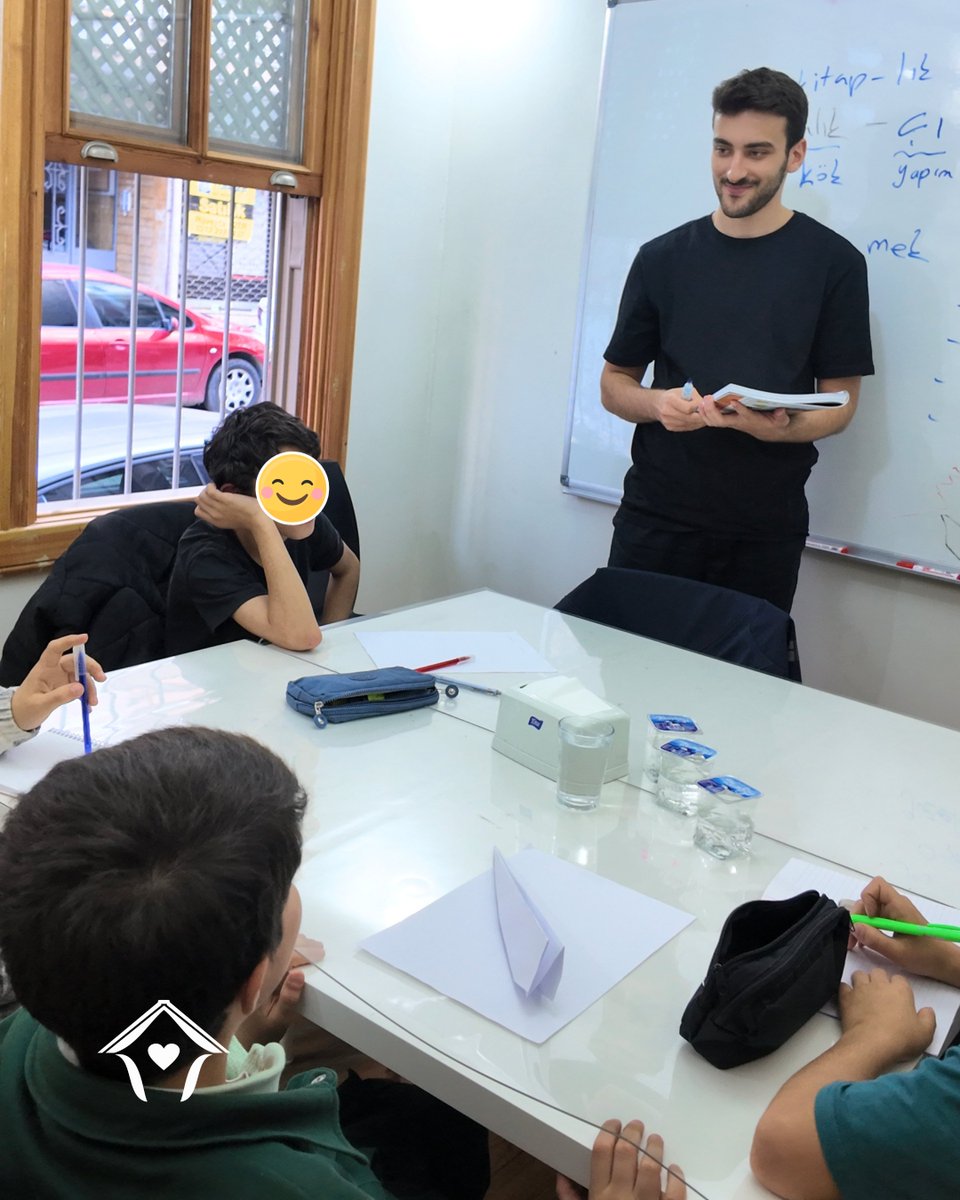 iyilikhane's tweet photo. Başvuru için son 1 hafta! İyilikhane’de Kardeşlik Bağı Eğitim, Sosyal Destek ve Rehberlik Projesi’nde yeni dönem başlıyor.

Çocuklarla ders takviye çalışmaları, oyun ve etkinliklerle bir araya gelmek isteyen gönüllü adaylarının başvurularını bekliyoruz. https://t.co/Nqv2nipMZE