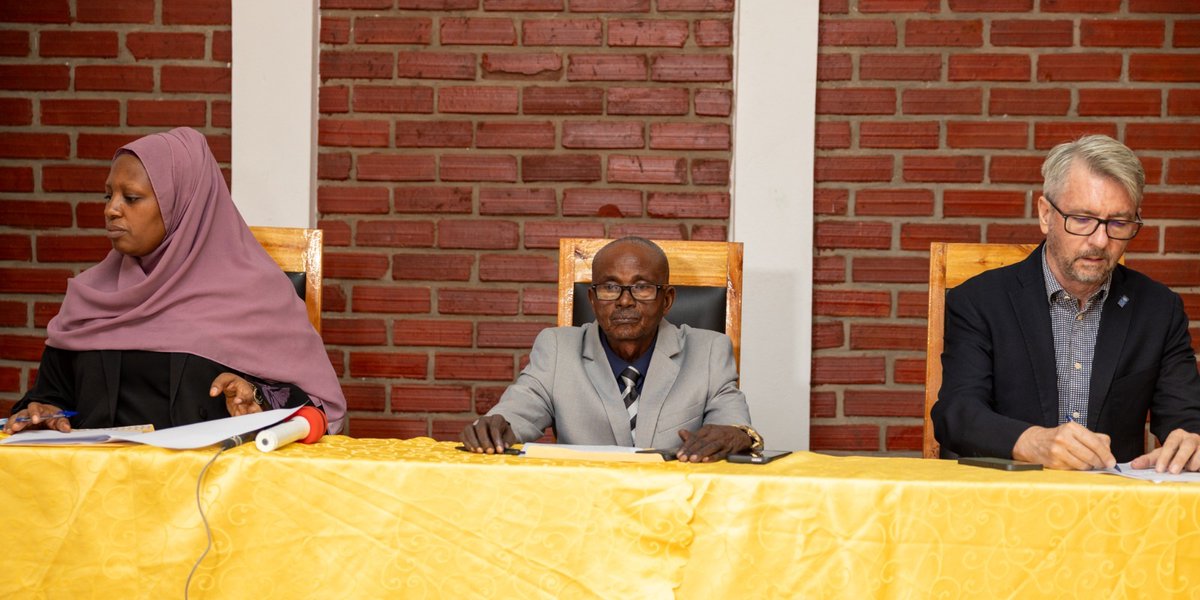 capesplu's tweet photo. 📢 *CAPES+ CONTRIBUE À L’ATELIER NATIONAL D’ÉCHANGES SUR LA LOI PORTANT PROTECTION DES PVVIH AU BURUNDI*
🇧🇮 **Renforcer la protection des droits des personnes vivant avec le VIH : un engagement collectif pour un Burundi plus juste et inclusif. #CAPESPlus #CCDPPlus #SafeLaw #ANSS- https://t.co/Do9hw2oyKB