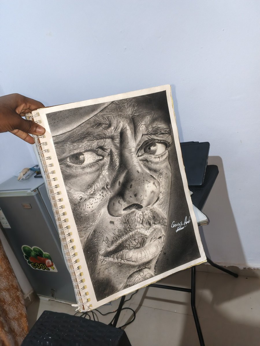 draw_with_geniu's tweet photo. Hi. I'm genius and I draw with charcoal https://t.co/QxhcGjZQez
