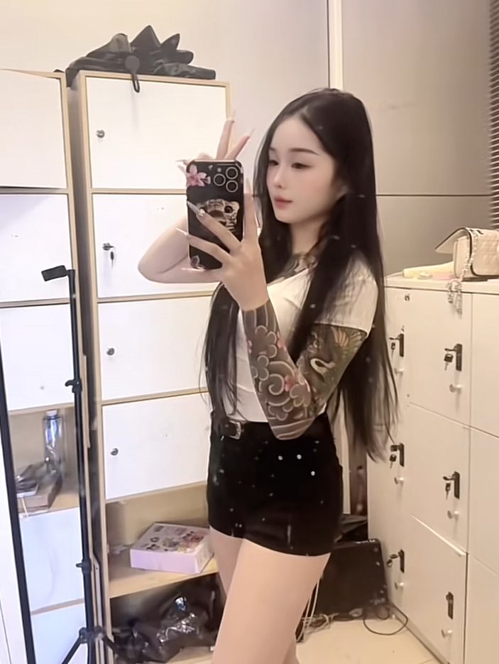 MilusSimon's tweet photo. 我为什么喜欢纹身女呢，因为带图的一看就很有野性，开起来非常的有征服感，尤其还是完全无意识状态下，随意��弄那种��感太攒劲了 #迷玩 #睡奸 #迷奸 https://t.co/xDnGtWKj5M