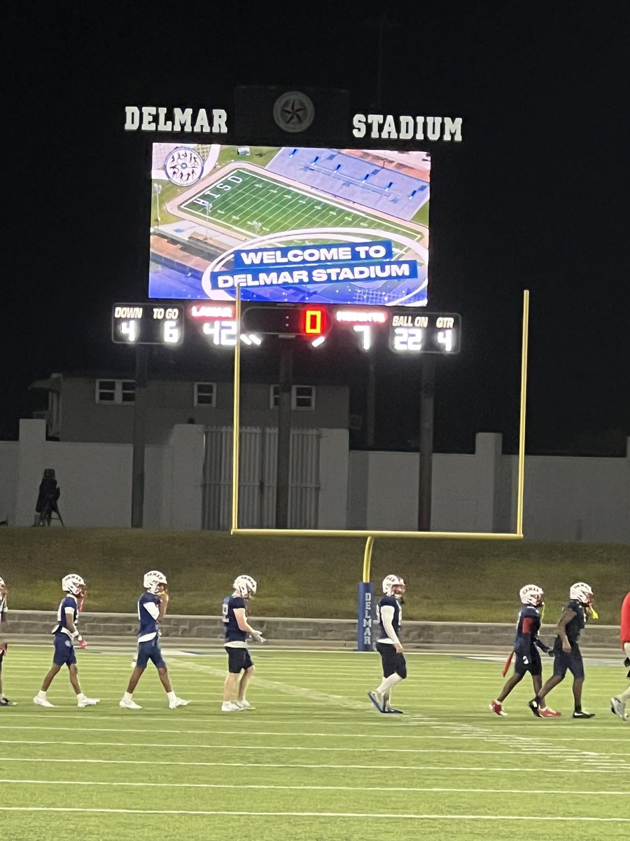 Rgraves04's tweet photo. District play gets underway for the Texans with a big win. @LamarTexansFB defeats Heights 42-7. https://t.co/IywySZg8YU
