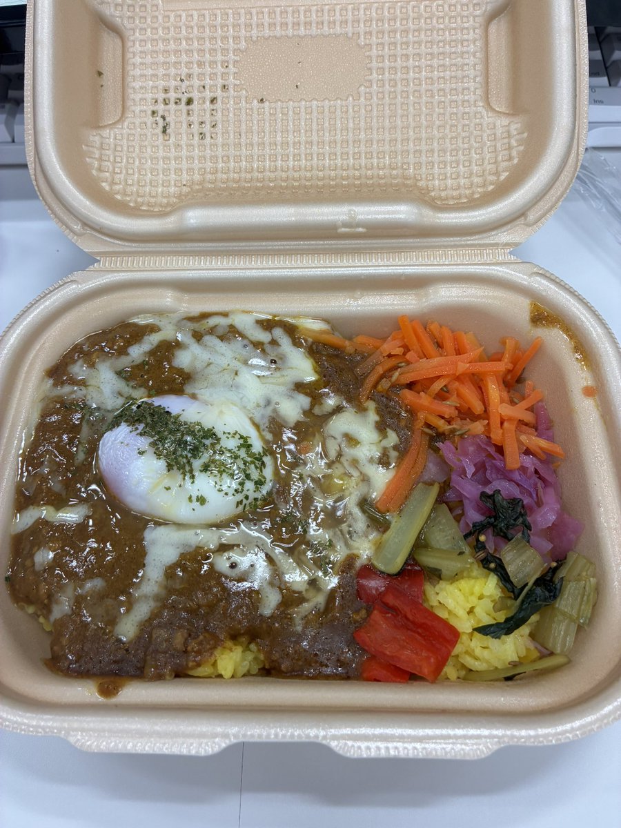 smdm2105's tweet photo. セブンのキーマカレー辛かった
買う時にマークしか見てなくて、3ある内の1なら辛くない方かと思うじゃん…🔥下にそんな小さな注意書きされても🙃 https://t.co/x90iCuJvfV