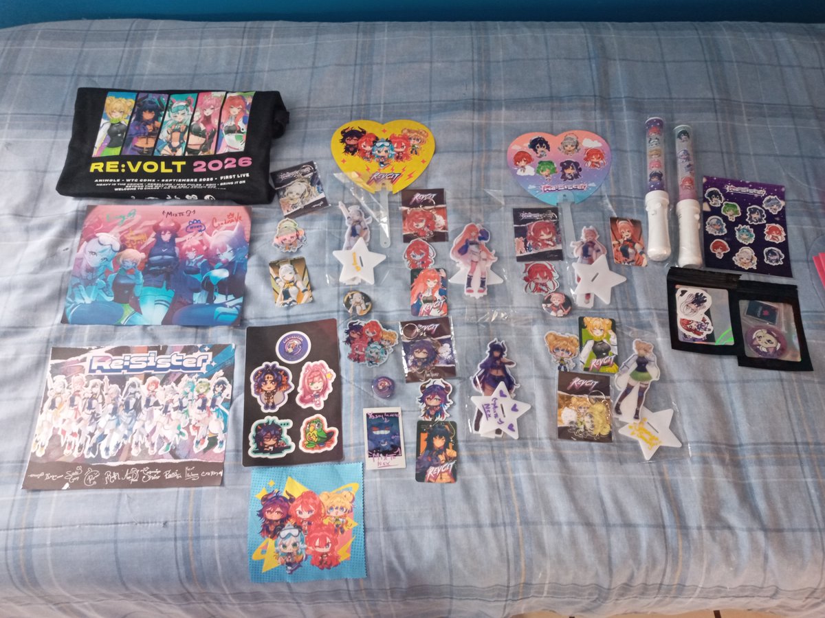 JoseJuanLink's tweet photo. Ya me llego la merch de la animole de #KPXRevolt (@NinoUraboshi, @SunnySuuris, @MixteNex) y #Resister (@AkellieChan, @EruNabura) y estan geniales. https://t.co/KQXPlRy4CV