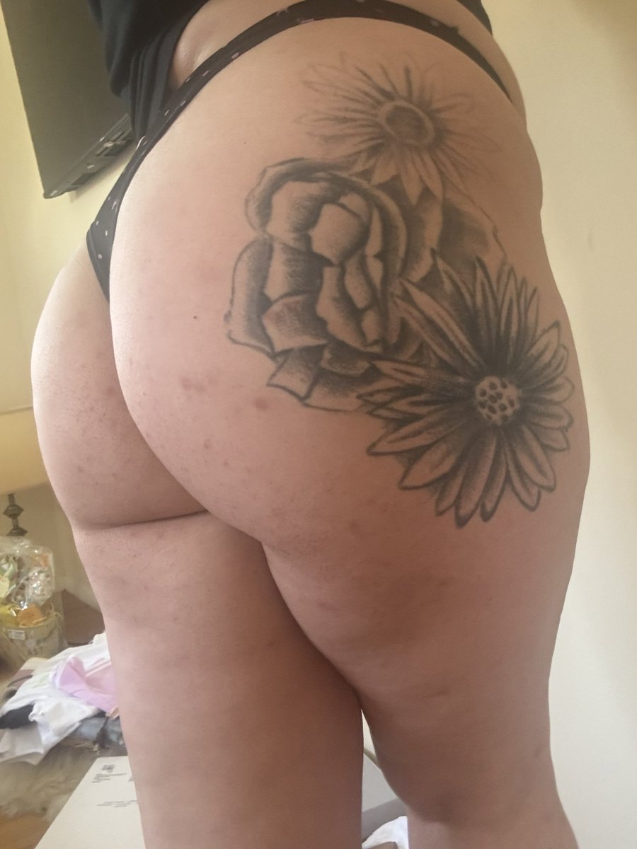 DaddyYPrincesa's tweet photo. Who can help mama pay for childcare? 😘💖 I’ll make it worth your while! https://t.co/WDKPLSmAqe