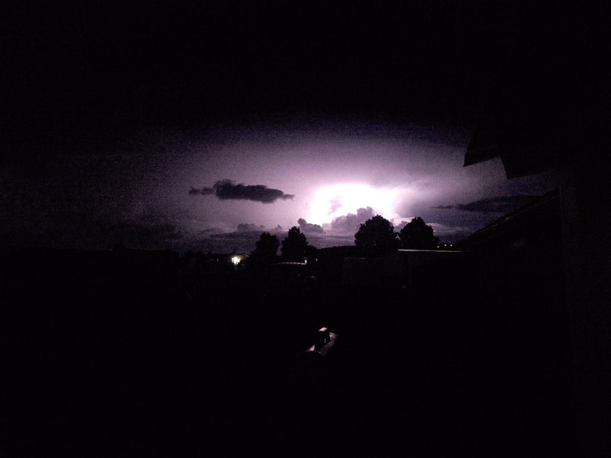 ByronKOAT's tweet photo. What a light show tonight! This from Edgewood courtesy Roni G. Are you see the sky light up too? See &amp; share you pics &amp; videos on our @koat7news ulocal New Mexico Facebook page. Stay safe!
#Monsoon #Lightning #NMWX https://t.co/NmHAQNfBt1
