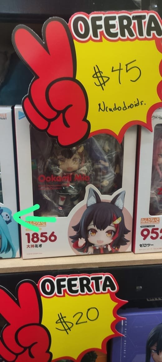 Slinxeratx's tweet photo. @_Sam_Minato_ Cuánto te costo broder? Yo el mes pasado encontré un local que vendía 2 nendoroid de hololive, una era mio y a la par estaba rushia, me hubiera gustado llevarme las 2, pero solo me alcanzaba para 1 así que elegi a Mio por qué bueno... Se me hizo más linda ella, que puedo decir xd https://t.co/Jb4am0iUAX