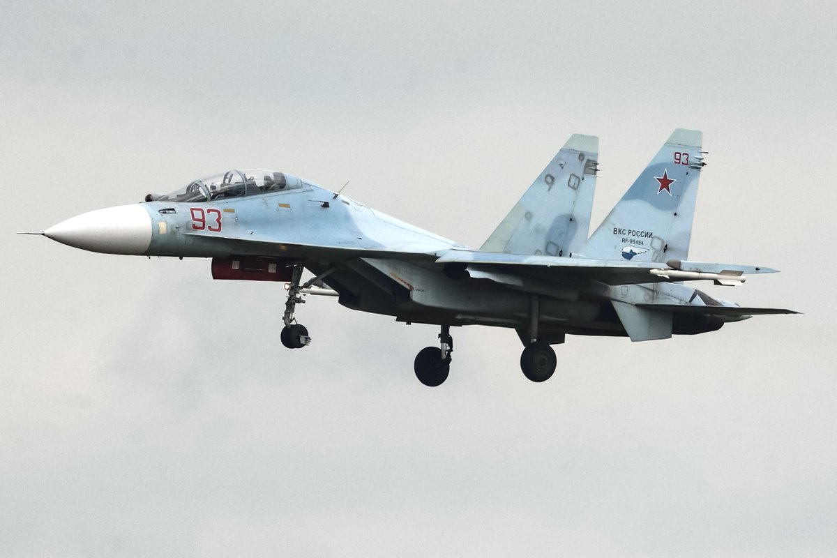 otteravia2's tweet photo. Aerospace Forces of the Russian Federation
SukhoiSu30M2 / RF-95491
Undisclosed location-Russia
2026/9/-

戦時下ロシアの軍基地でフランカーを撮影！！！！！！
タッチアンドゴー訓練をしてくれたおかげでじっくりフランカーを目と耳で味わうことができました！！！カッコ良すぎる！ https://t.co/onjj8ofuAI