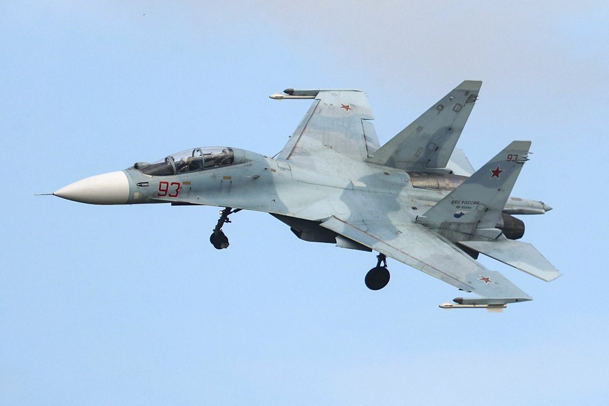 otteravia2's tweet photo. Aerospace Forces of the Russian Federation
SukhoiSu30M2 / RF-95491
Undisclosed location-Russia
2026/9/-

戦時下ロシアの軍基地でフランカーを撮影！！！！！！
タッチアンドゴー訓練をしてくれたおかげでじっくりフランカーを目と耳で味わうことができました！！！カッコ良すぎる！ https://t.co/onjj8ofuAI