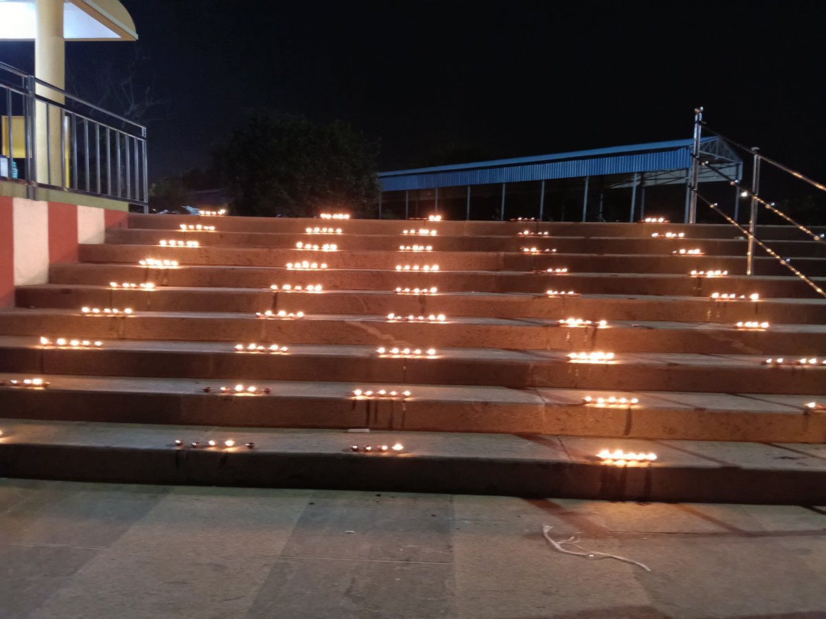 GreesanS's tweet photo. பாரத பிரதமர் திரு @narendramodi அவர்களின் பிறந்தநாளை முன்னிட்டு, புதுச்சேரி மங்கலம் தொகுதிக்குட்பட்ட வரலாற்று சிறப்புமிக்க திருக்காஞ்சி ஸ்ரீ கங்கைவராக நதீஸ்வரர் ஆலயத்தில் 216 ஆசீர்வாத தீபம் ஏற்றும் நிகழ்வு சிறப்பாக நடைபெற்றது... 

@BJP4India @BJP4Puducherry @Dasharathvailay https://t.co/Xm9XoR2MSa