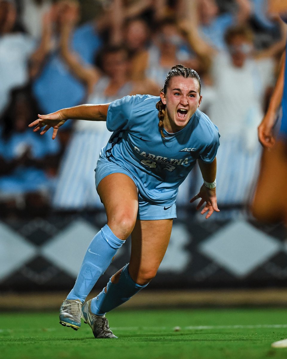 uncwomenssoccer's tweet photo. Sorry but we can’t stop watching 🤯

#GoHeels https://t.co/SjlGaaGMDv