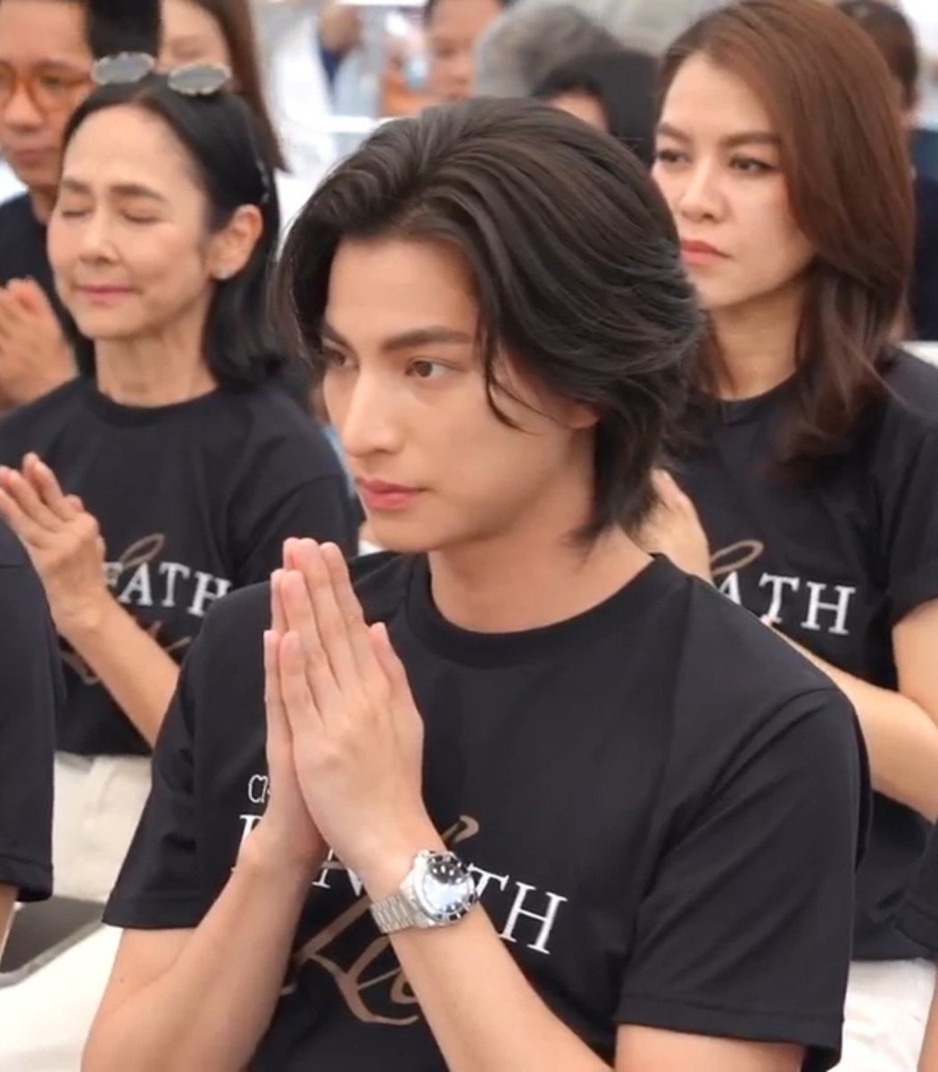gulfsunflower97's tweet photo. Berdoa untuk kesuksesan Lakorn.. 🙏

GULF​ X​ BENEATHTHELIES​ WORSHIP
#บวงสรวงตะวันลวง​
#ตะวันลวง
#GulfKanawut https://t.co/peTboqf6Lh