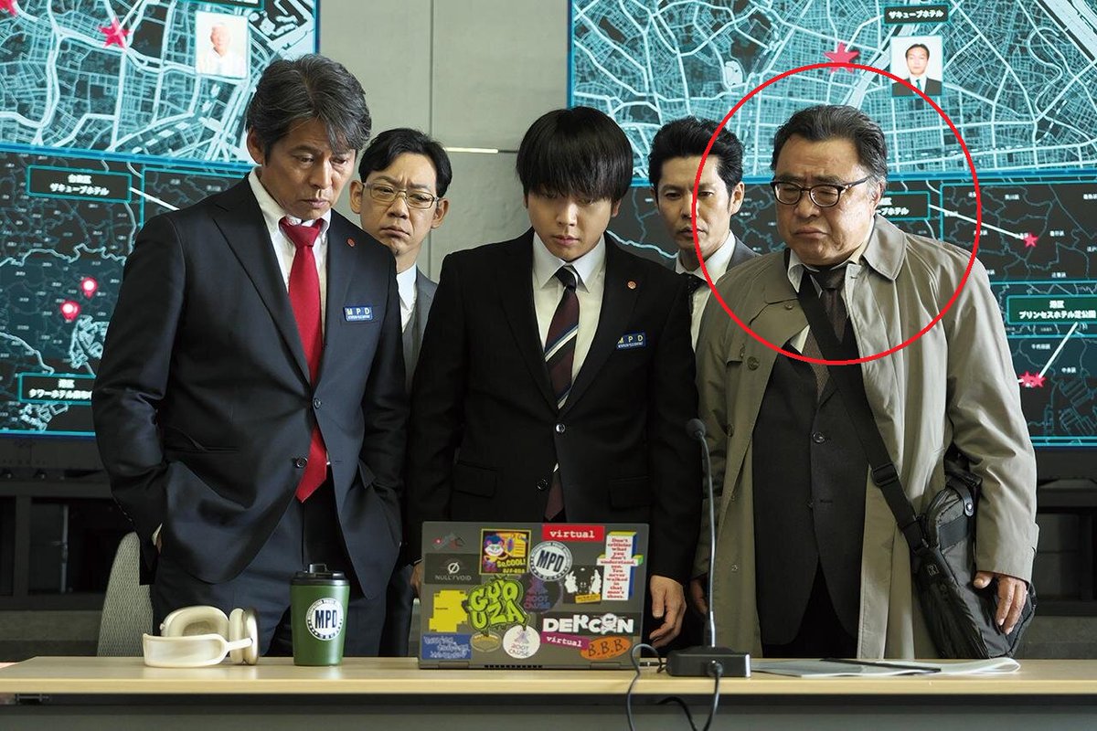 MovieBuffys's tweet photo. 踊る大捜査線
試写がなかったから、朝一で観てきたけど、
あのいろいろ口挟んでくるおじさんは誰?!
ホームページにも載ってない。ある意味、一番重要人物な気がする。 https://t.co/XHYVezm7zH