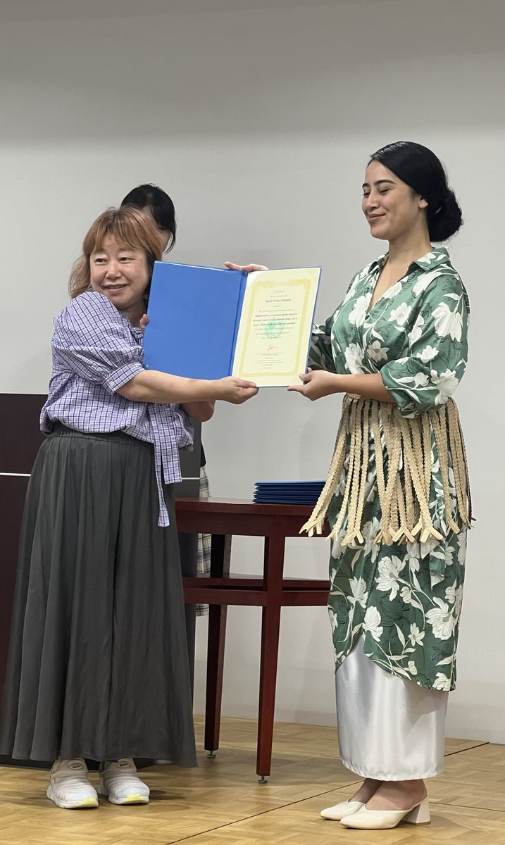 TongaEmbTokyo's tweet photo. マンギシ大使は、東京・昭島市にある国連アジア極東犯罪防止・犯罪者処遇研究所（UNAFEI）で開催された1ヶ月間の研修の修了にあたり、修了式と及び修了証授与式に出席しました。 https://t.co/A6g51wUkM9