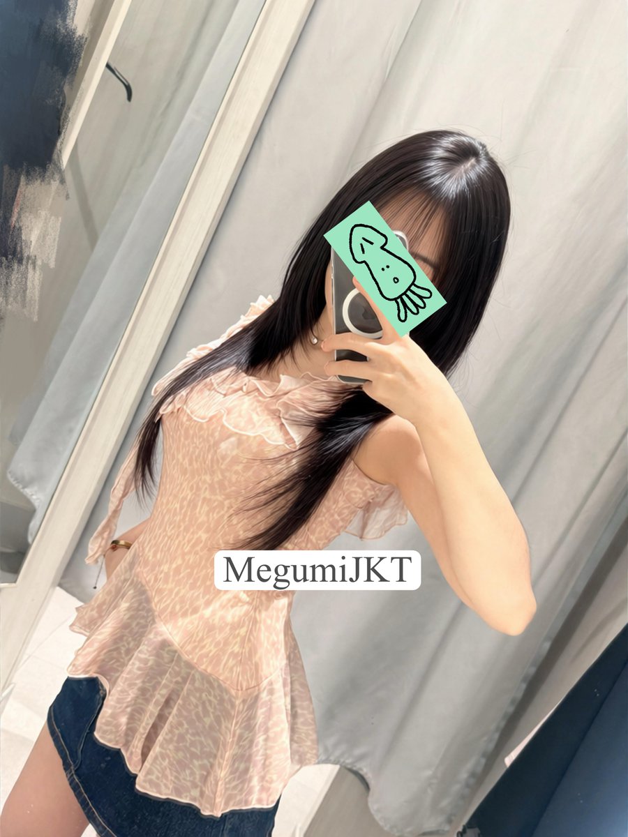 queensh111i's tweet photo. This ruffly top is cute, but not as cute as our potential date night plans. DM me to schedule. https://t.co/qrZ7v4BSVB