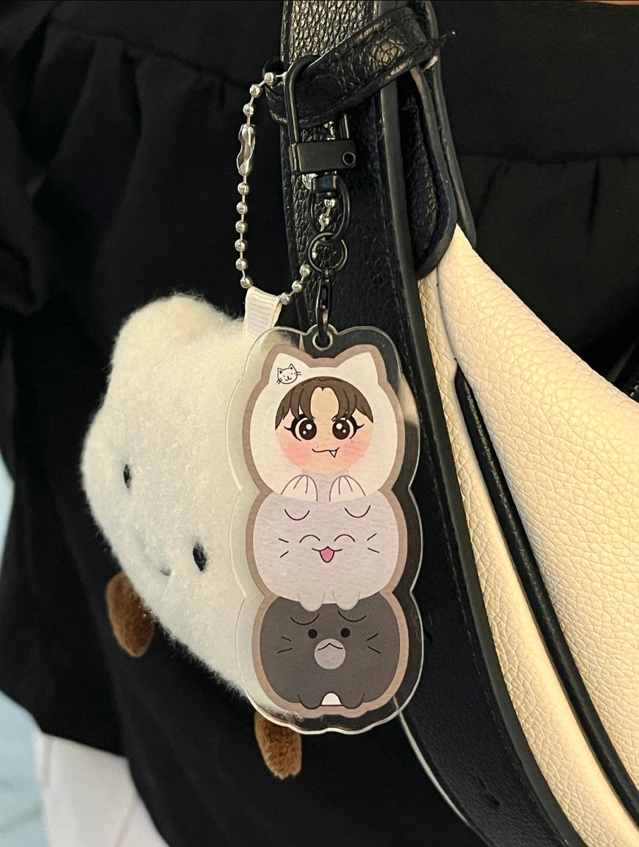 pagesofyoon's tweet photo. 𝘼𝙉𝙊𝙏𝙃𝙀𝙍 𝙎𝙋𝙊𝙉𝙎𝙊𝙍𝙀𝘿 𝙂𝙄𝙑𝙀𝘼𝙒𝘼𝙔! 🎁

It’s a little something sponsored by our fellow CARAT, @/ft_xuminghao_o 🫶🏻

Three lucky winner will get a random blind box keyring! 🧸✨
(Photos are attached for reference!)

Here are the mechanics:
✨ 𝙀𝙭𝙘𝙡𝙪𝙨𝙞𝙫𝙚 𝙩𝙤 𝙖𝙩𝙩𝙚𝙣𝙙𝙚𝙚𝙨 𝙤𝙛 𝙤𝙪𝙧 𝘾𝙎𝙀
✨ Must be 𝙛𝙤𝙡𝙡𝙤𝙬𝙞𝙣𝙜 @pagesofyoon and @ft_xuminghao_o
✨ Like and retweet this post

That’s it! 🫶🏻

Good luck, everyone! May the CARAT gods be on your side. 🍀💎

📅 𝙂𝙞𝙫𝙚𝙖𝙬𝙖𝙮 𝙙𝙧𝙖𝙬: October 3, 2026
🎁 𝙋𝙧𝙞𝙯𝙚 𝙘𝙡𝙖𝙞𝙢𝙞𝙣𝙜: During the event on October 4, 2026

See you at the CSE! 🥰

#TurningPagesWithYoon 📖