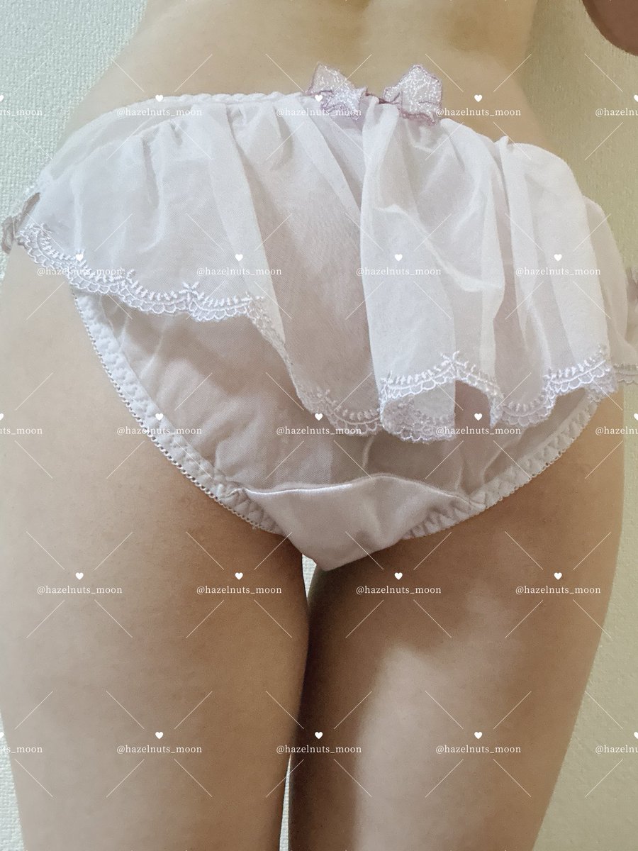 hazelnuts_moon's tweet photo. お気に入りだった下着お譲りします
1日着用済3,000円、本日18時までにお支払い可能な方は2,700円にします

昨日着ていたので洗濯しようとみたらオリモノ多めで酸っぱい匂いがします😂
3日に1回くらいのペースで着てたのでかなりくたくたになってしまい毛玉もいっぱい🥹

#下着売ります #使用済み下着 https://t.co/Iiey1TfrNP