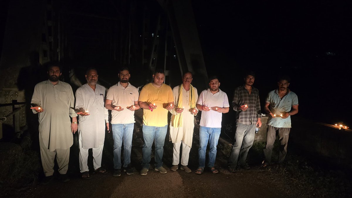ManpreetJk's tweet photo. 🪔 “Ashirwad Ka Diya” 🇮🇳
Hon’ble PM Shri @narendramodi Ji ke 76th Birthday par Kouri, Reasi mein World’s Highest Railway Bridge par Diya Prajwalit kar Seva, Sushasan aur Viksit Bharat ka Sankalp liya gaya. 🙏✨
#HappyBdayPMModi #ViksitBharat #Reasi #Kouri #BJP https://t.co/OobqAczO9G