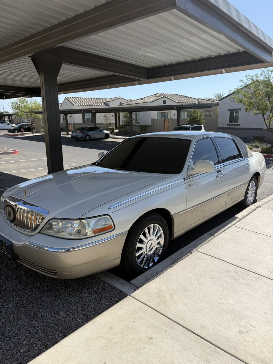 millage34010's tweet photo. @21_50by I’ll never sell my 05, I just keep rebuilding it. 325,000 miles on the original motor and transmission 😳! You can’t get a new car this comfortable that floats or one that lasts nearly as long 👌🏻 https://t.co/KrmxxgD8Dy