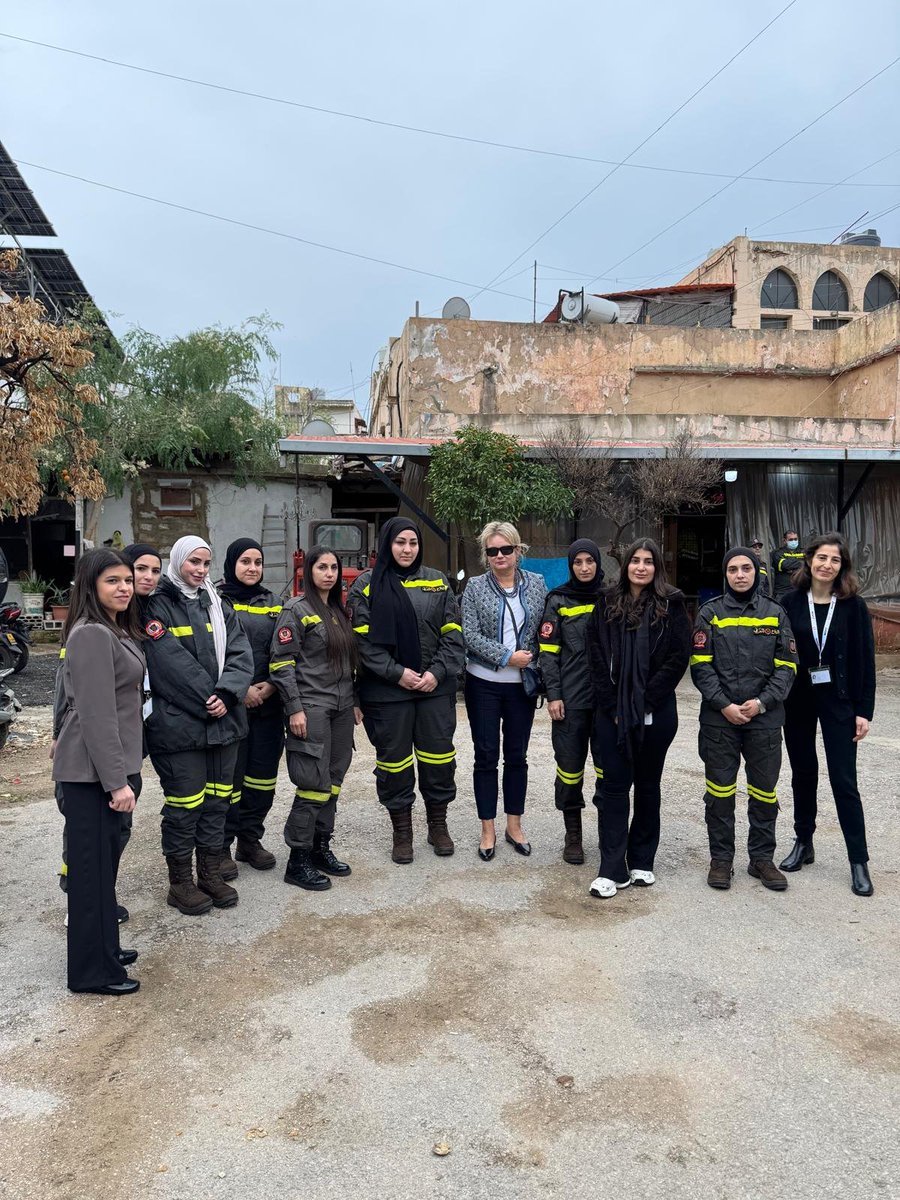 PLinLebanon's tweet photo. 🇵🇱od lat wspiera 🇱🇧 obronę cywilną 👨‍🚒🚒

Sprzęt i wyposażenie ochronne, pojazdy, modernizacja jednostek czy instalacje solarne – poprzez @Polskapomoc wzmacniamy zdolności tych, którzy każdego dnia jako pierwsi niosą pomoc mieszkańcom 🇱🇧 https://t.co/6hZG4ezjuQ
