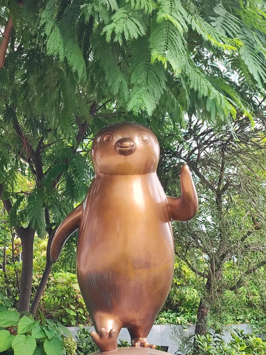 coconut_1989's tweet photo. Suicaのキャラクターがペンギンから別なキャラに変更になるそうです

その投票をやってるんですね

こんなもん一択‼️
投票なんて必要ない‼️

PASMO一択‼️

ペンギンだからSuicaを使ってた

ペンギンじゃないならPASMO一択だろうが

新宿駅のペンギン広場も銅像が隠されるようにひっそり…悲しいわ💢 https://t.co/dBQ9sjFKQf